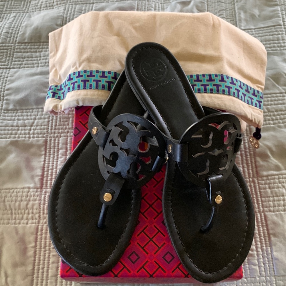 Black Tory Burch flats